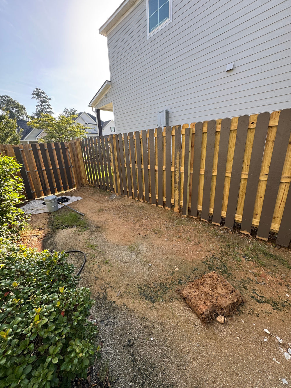 Fence Staining vs. Painting: What Homeowners Should Know