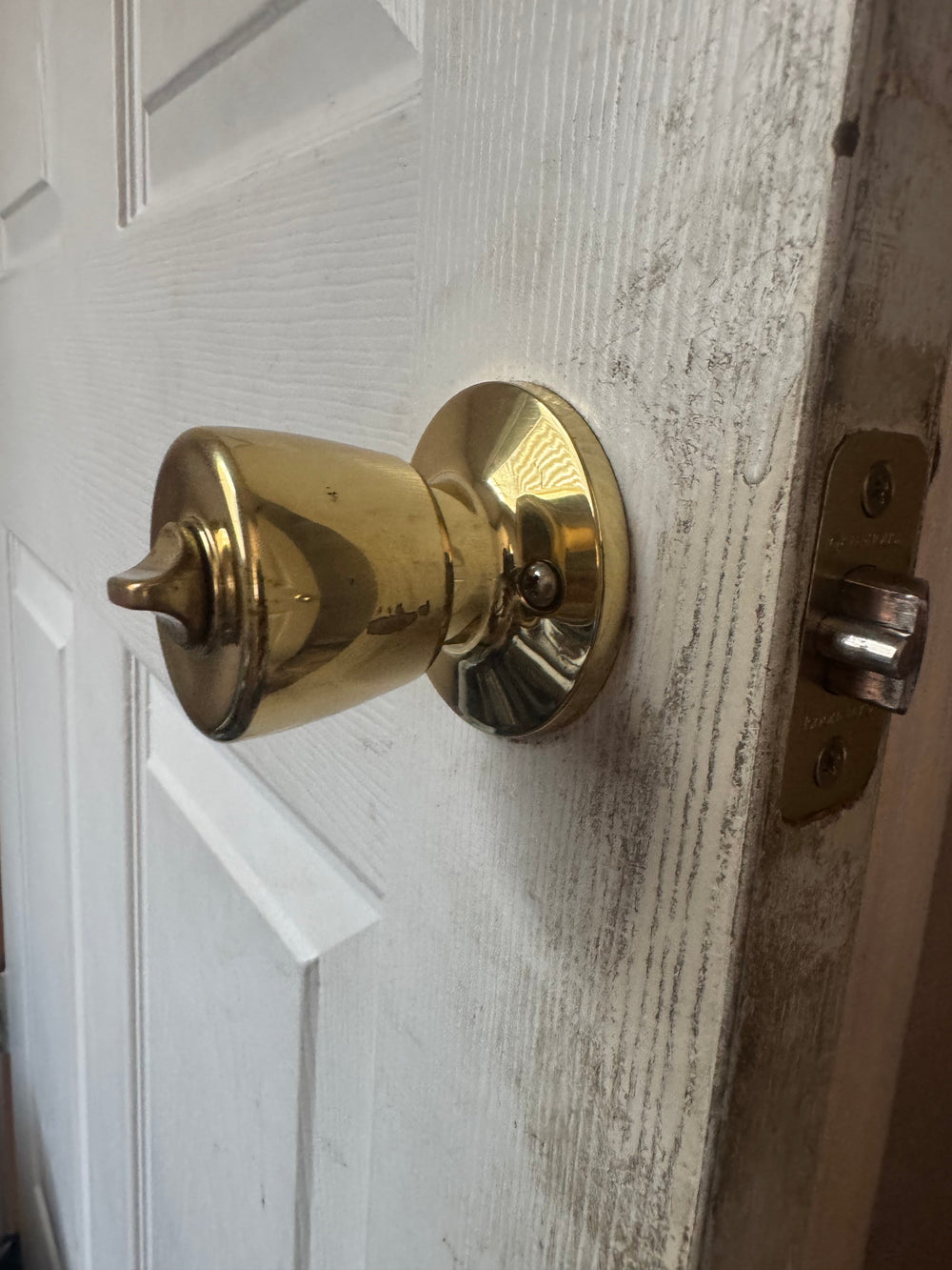 Door Knob Replacement – A Quick DIY Guide (or Call a Local Handyman)